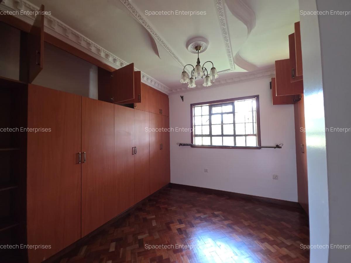 4 Bed House with En Suite in Runda - 15