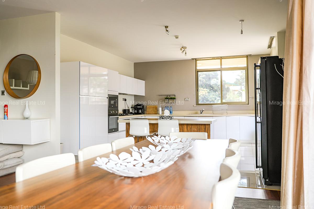 Serviced 3 Bed Apartment with En Suite in Parklands - 10