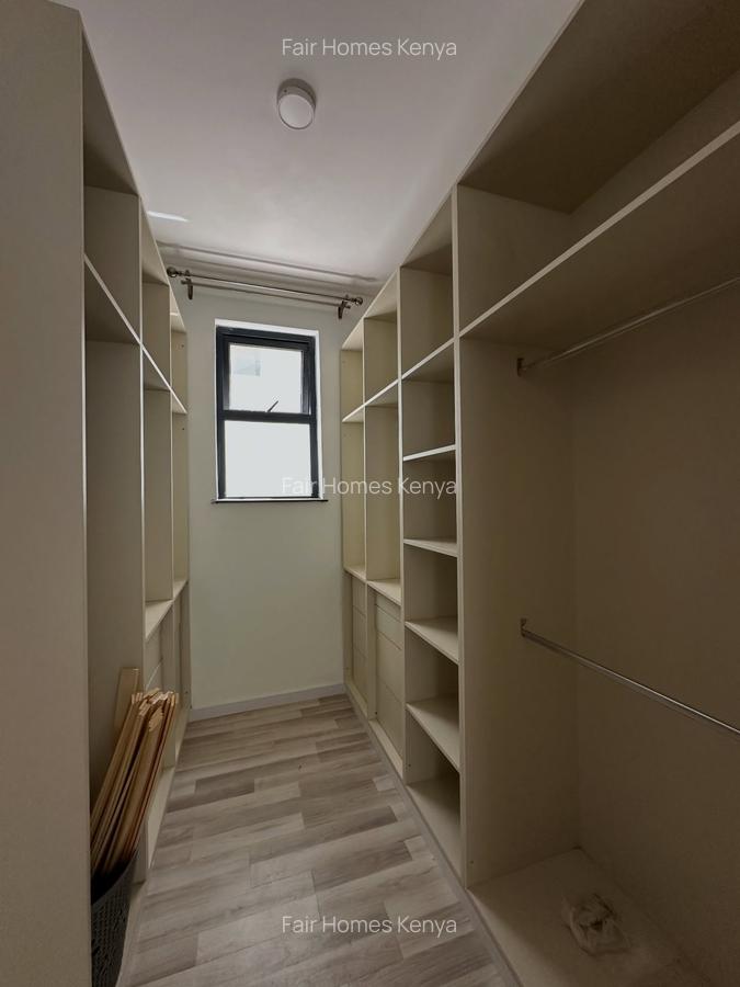 5 Bed Townhouse with En Suite at Lavington Green - 11