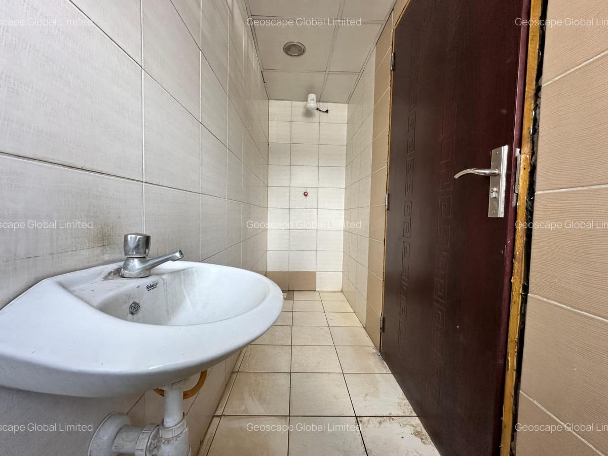9,000 ft² Warehouse with Parking in Mombasa Road - 4