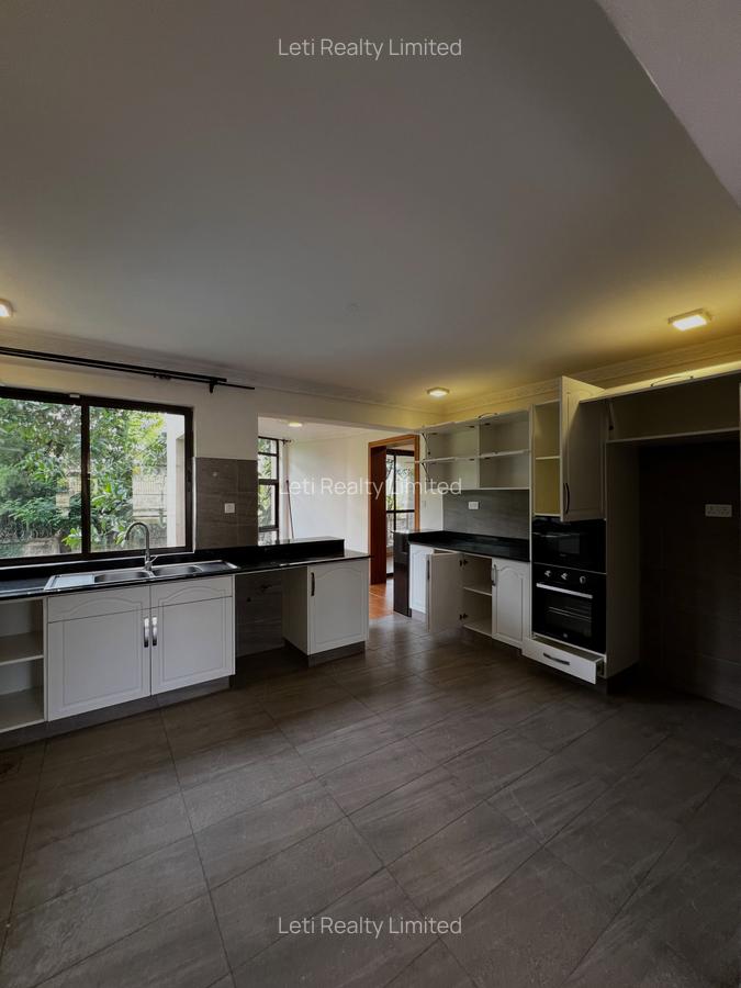 4 Bed Townhouse with En Suite in Lavington - 3