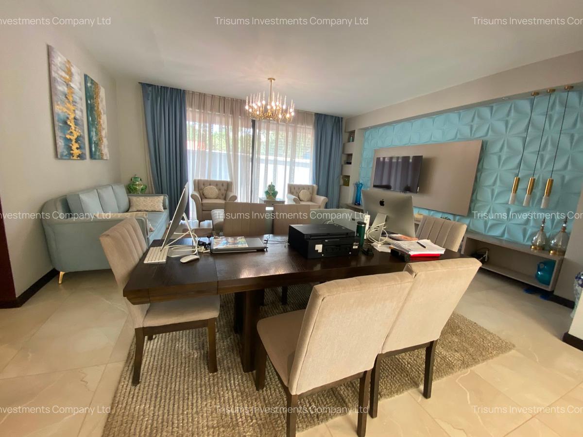 3 Bed Apartment with En Suite in Riverside - 3