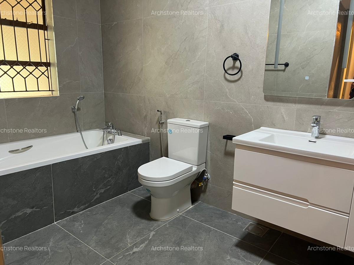 5 Bed House with En Suite in Runda - 8