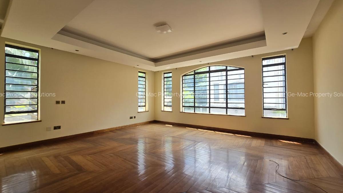 5 Bed Townhouse with En Suite in Lavington - 15