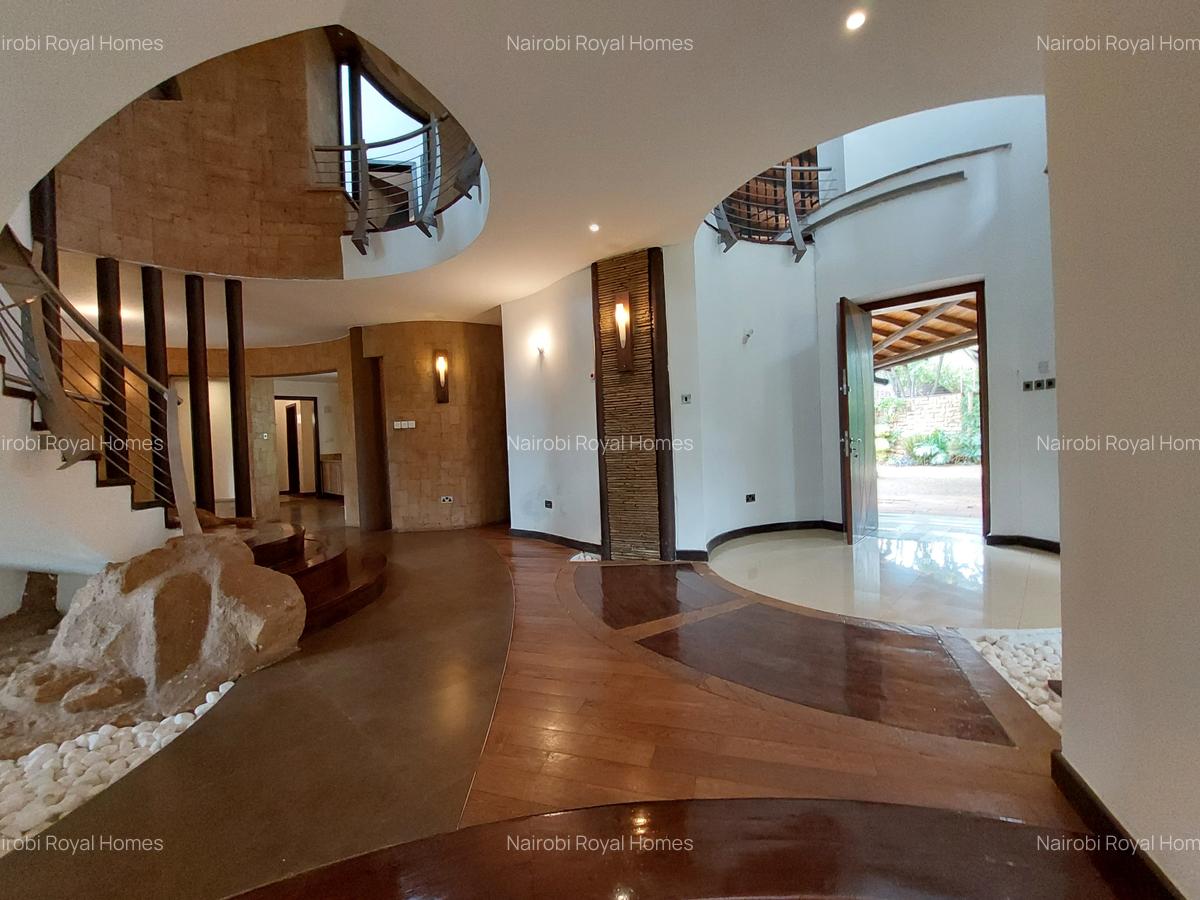 5 Bed House with En Suite at Lake View - 12
