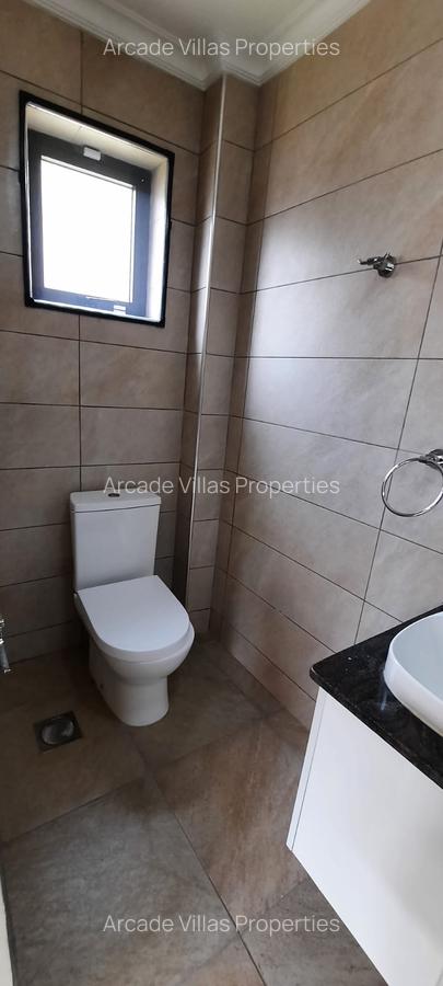 5 Bed Townhouse with En Suite in Lavington - 14