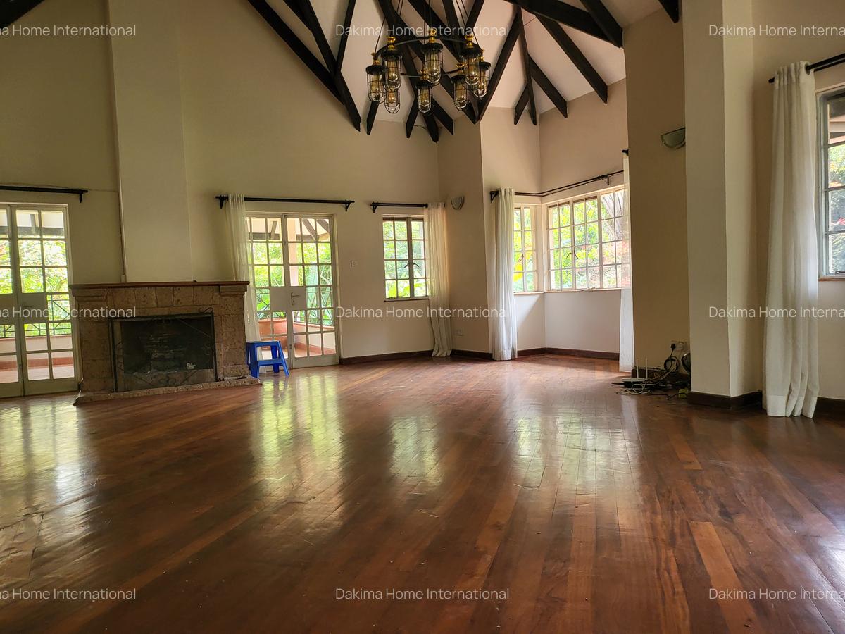 5 Bed Townhouse with En Suite in Rosslyn - 5