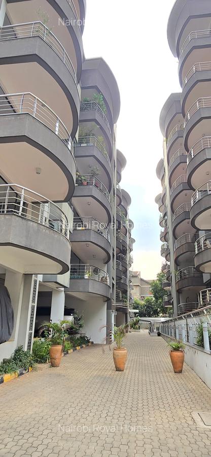 3 Bed Apartment with En Suite at Riverside Drive - 5