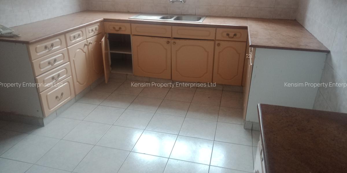 4 Bed Townhouse with En Suite in Lavington - 8
