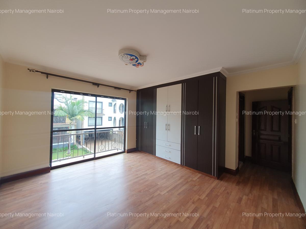 4 Bed House with En Suite at Grevillea Grove - 13