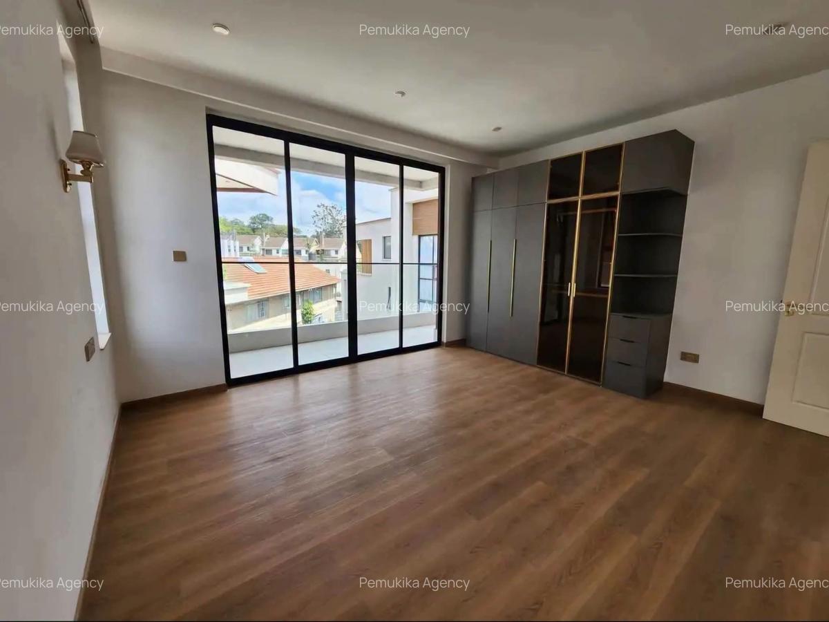 5 Bed Townhouse with En Suite in Lavington - 8