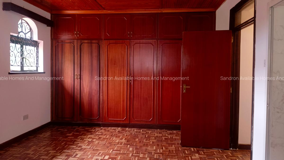 6 Bed Villa with En Suite in Nyari - 10