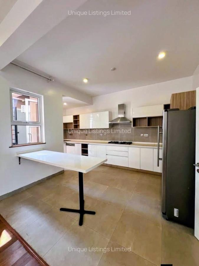 4 Bed Townhouse with En Suite in Lavington - 7