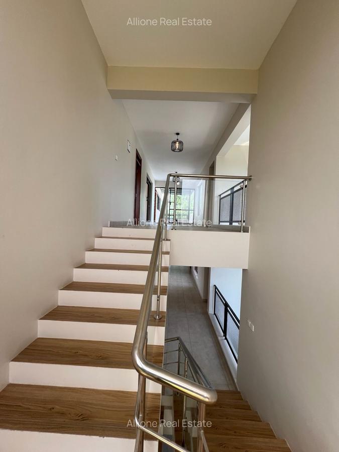 6 Bed Townhouse in Karen - 8