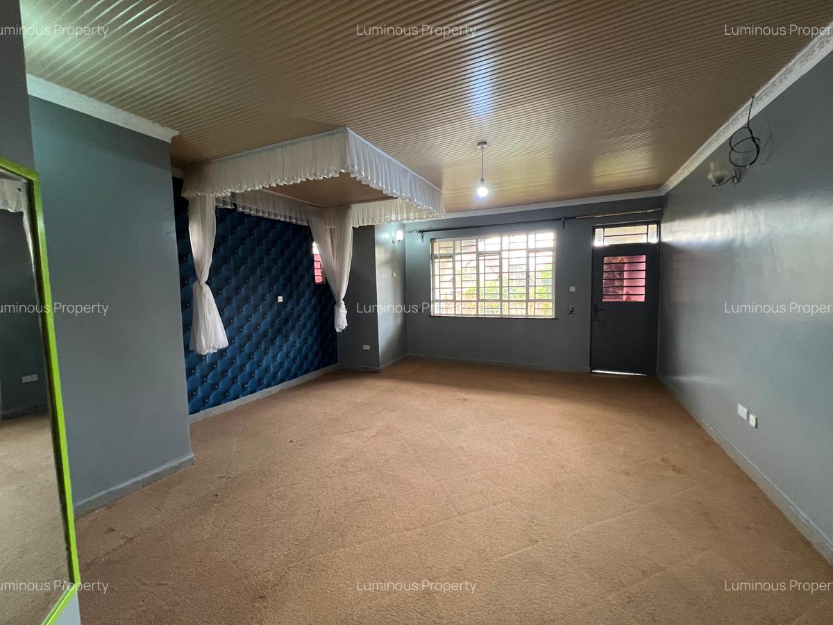 5 Bed House with En Suite at Membley - 10