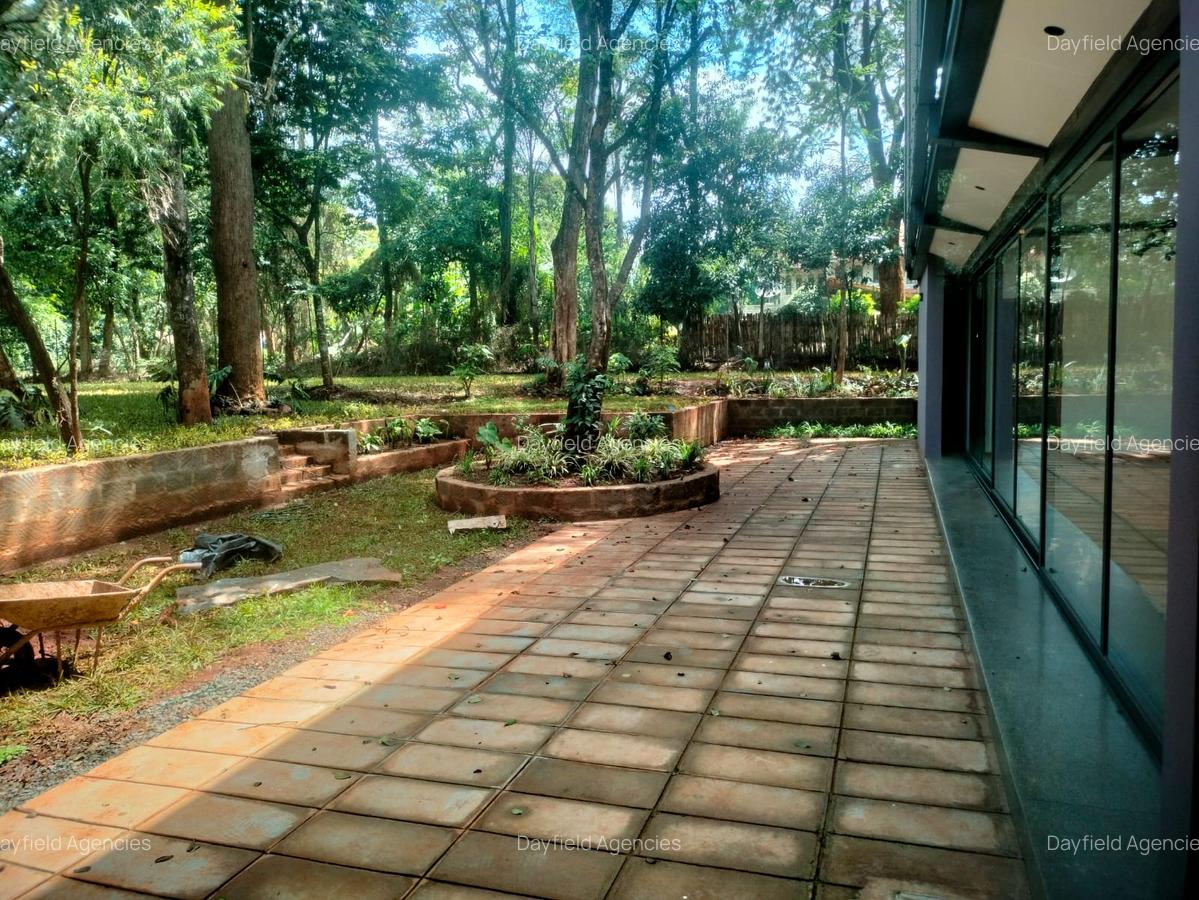 4 Bed House with En Suite at Hill View - 13
