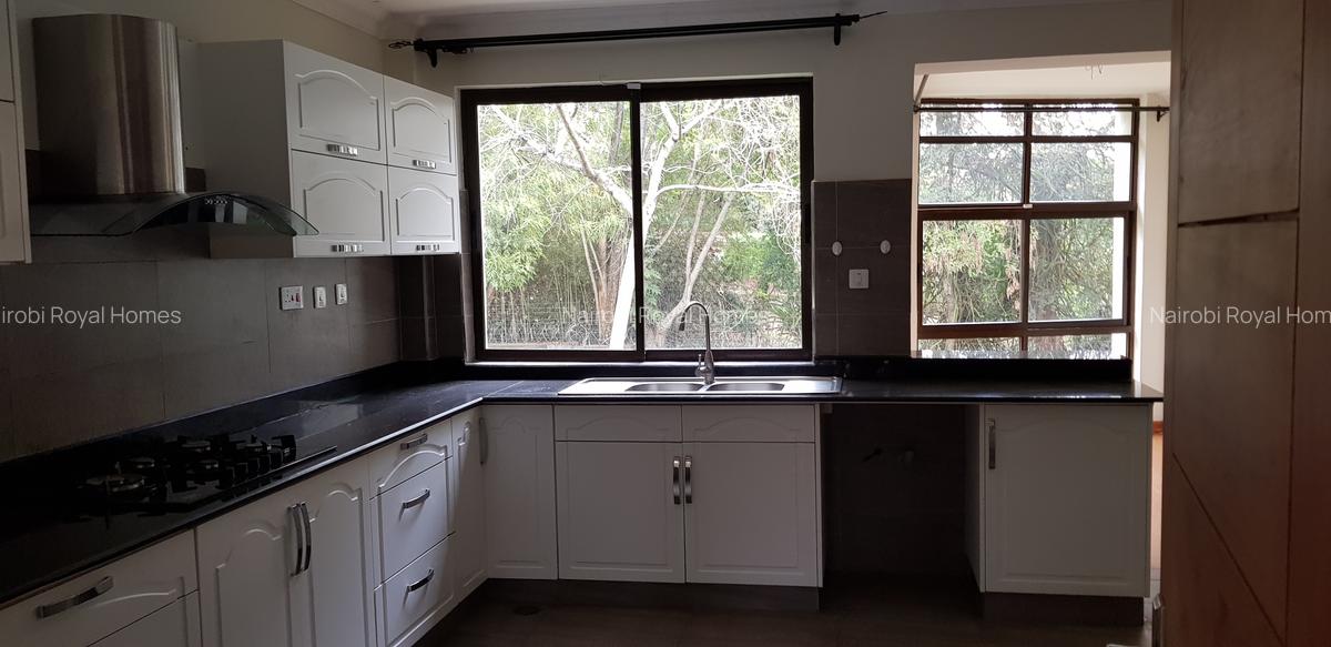 5 Bed Townhouse with En Suite at Convent Drive 66 - 18