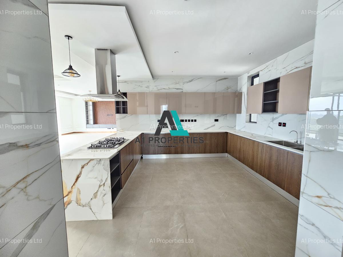 3 Bed Apartment with En Suite in Riverside - 7