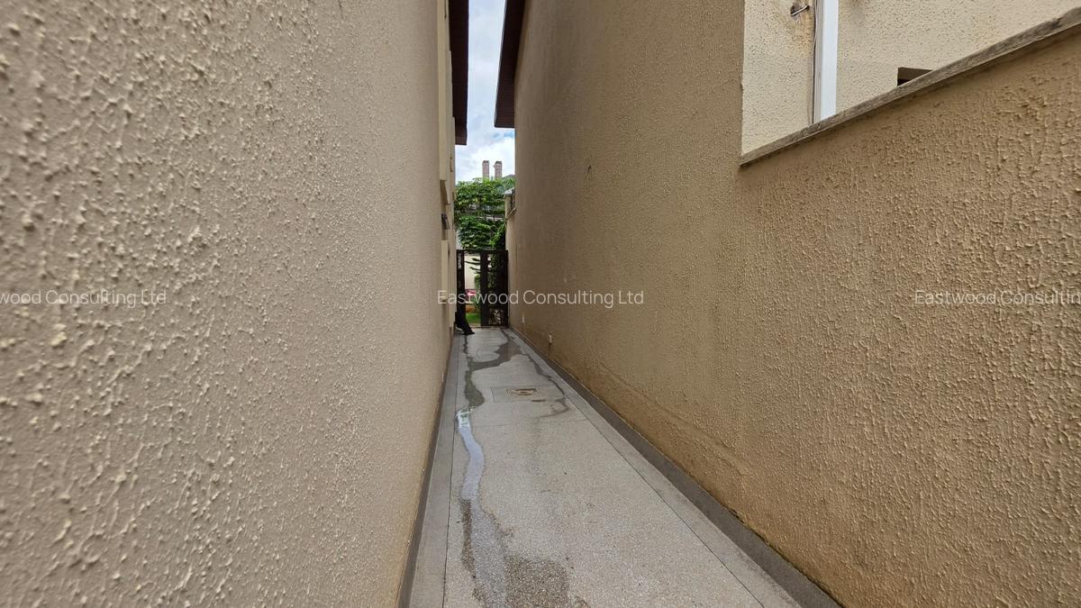 5 Bed Townhouse in Lavington - 16
