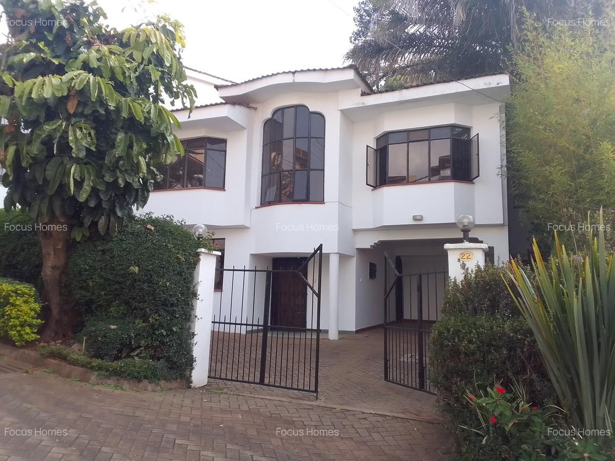5 Bed Townhouse with En Suite in Riverside - 1