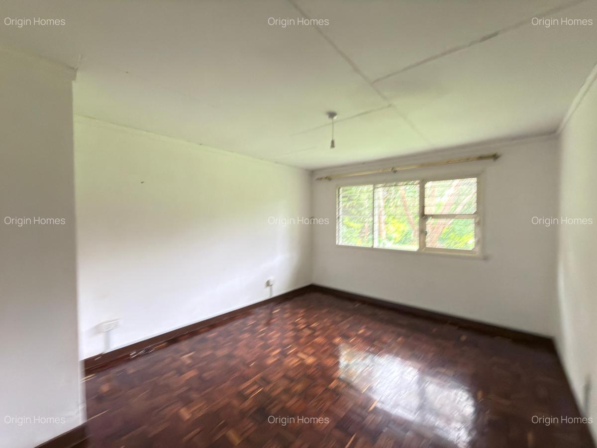 4 Bed House with En Suite at Loresho - 11