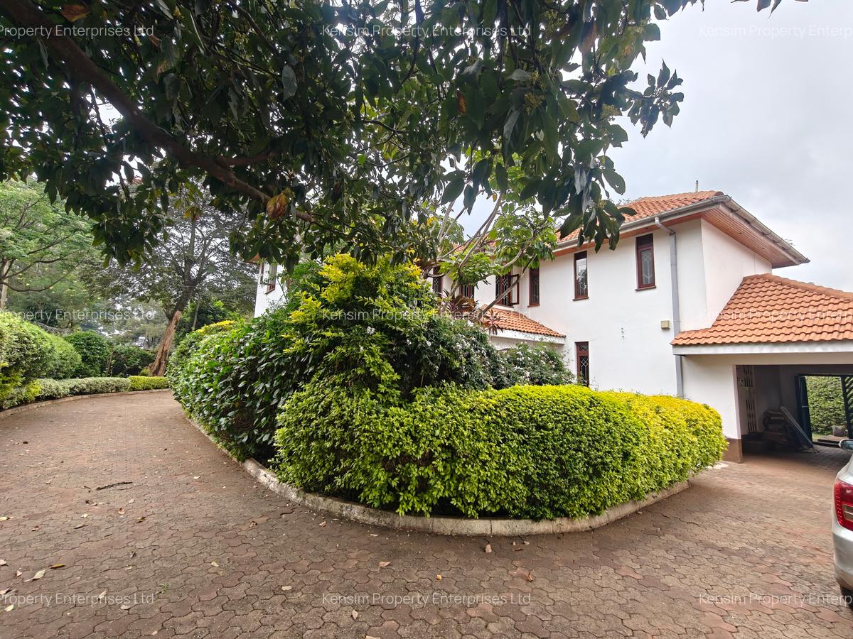 4 Bed Townhouse with En Suite in Lavington - 2