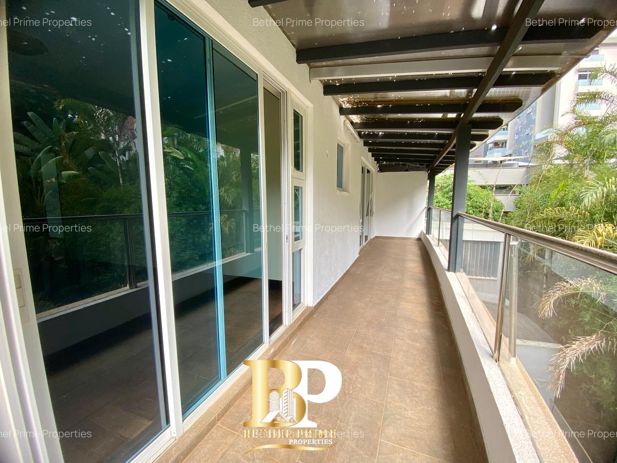 4 Bed Apartment with En Suite in General Mathenge - 16