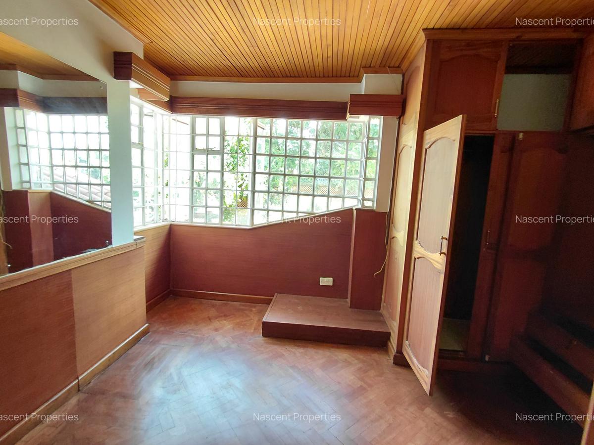 4 Bed House with En Suite in Runda - 11