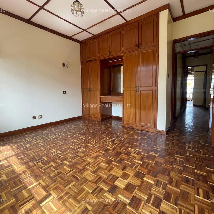 3 Bed Apartment with Parking in Riverside - 6