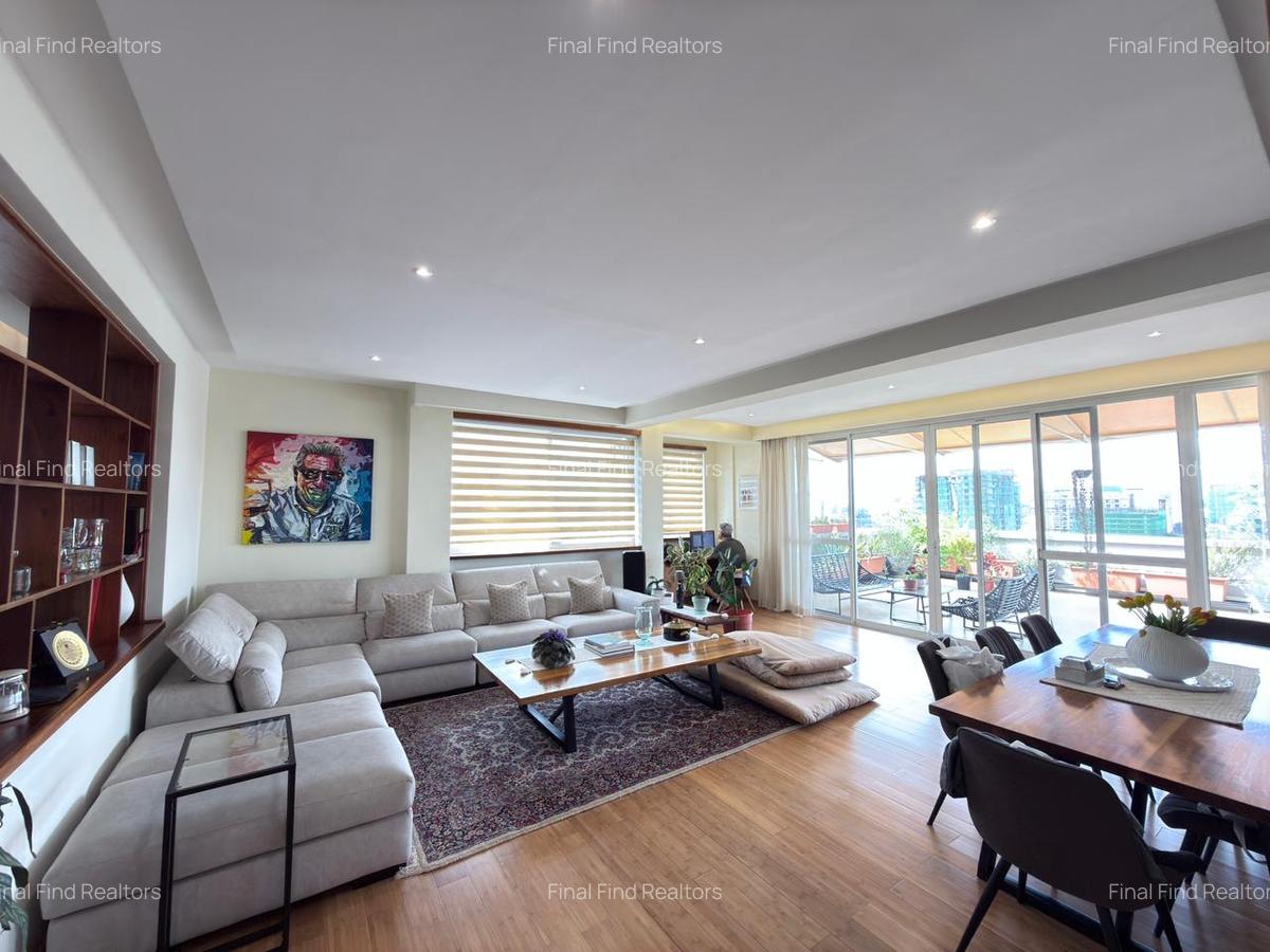 Serviced 3 Bed Apartment with En Suite in Parklands - 1