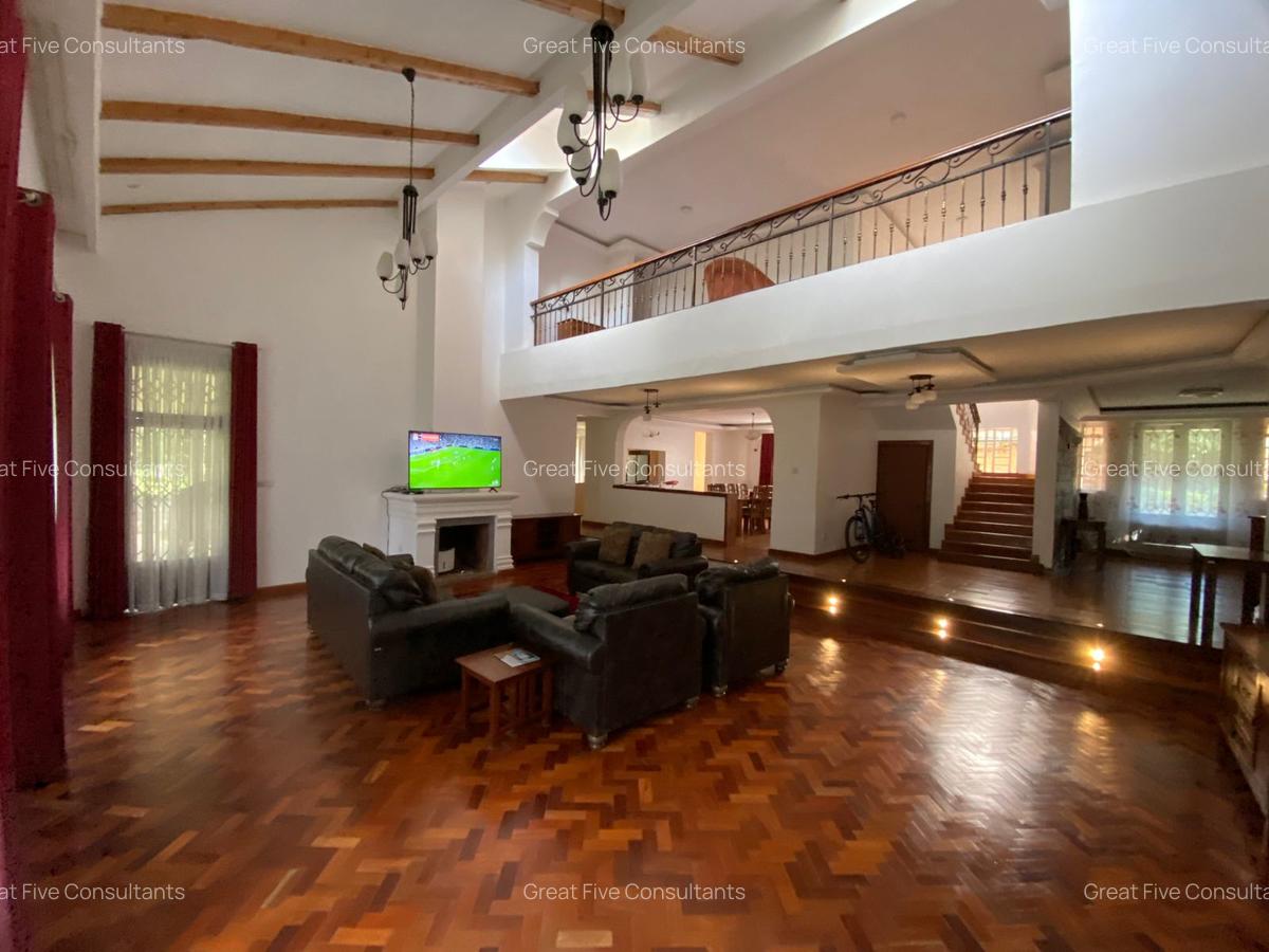 5 Bed House with En Suite in Runda - 3