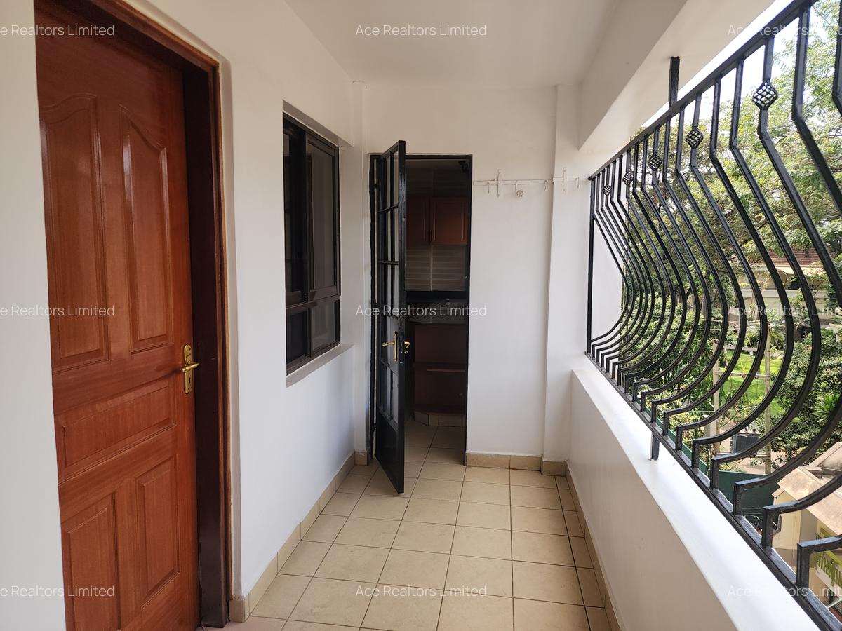3 Bed Apartment with En Suite at Hatheru Road - 4