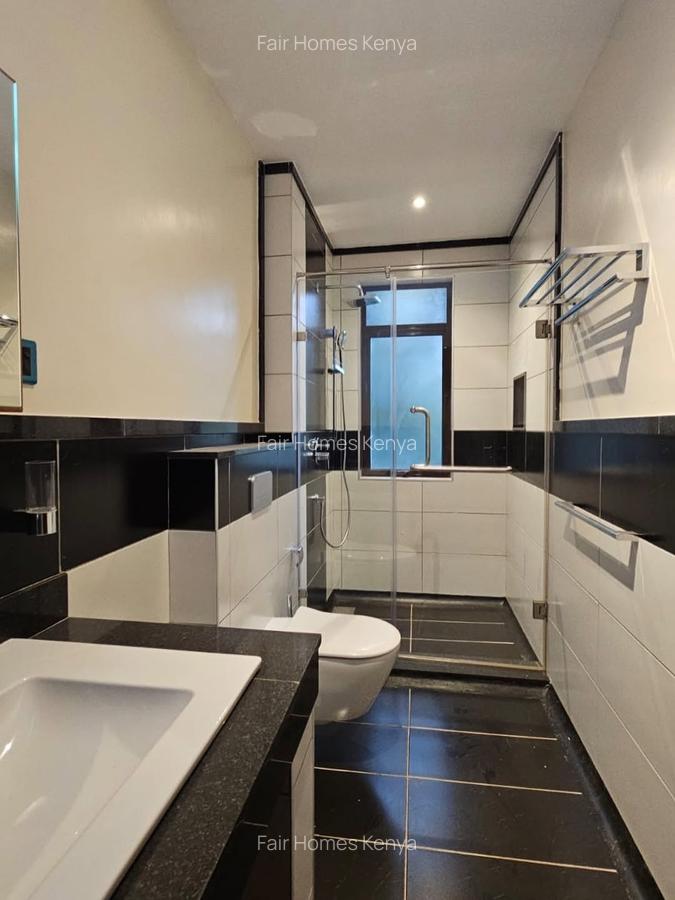 5 Bed Townhouse with En Suite at Lavington Green - 14