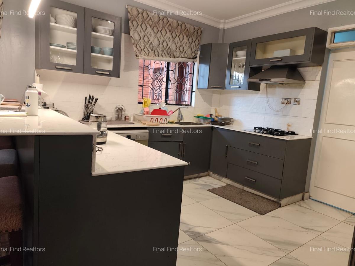 Furnished 3 Bed Apartment with Parking in Riverside - 11