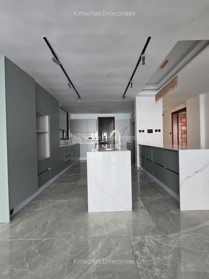 3 Bed Apartment with En Suite at 1St Ave - 6