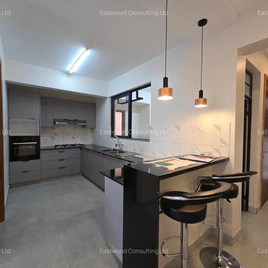 3 Bed Apartment with En Suite in Parklands - 4