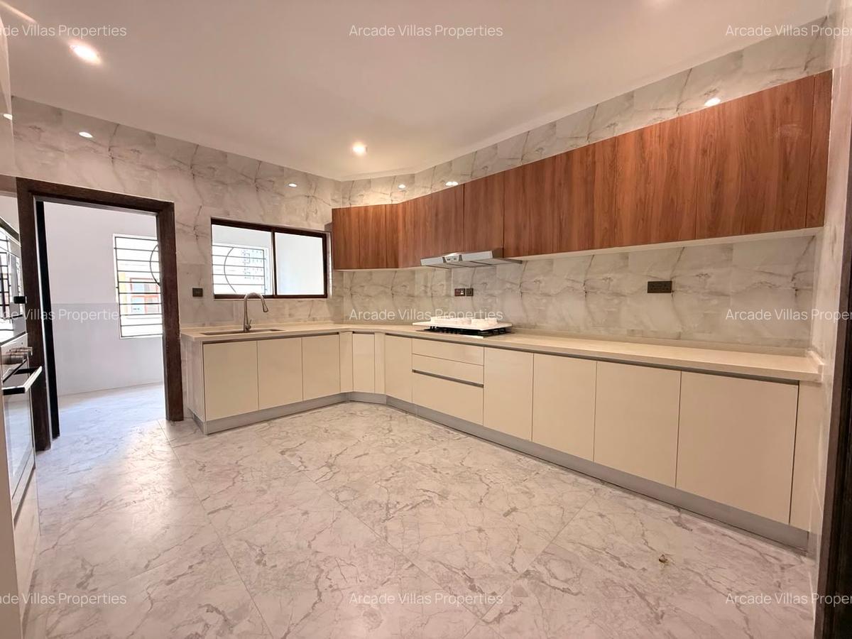 Furnished 3 Bed Apartment with En Suite in Kileleshwa - 5