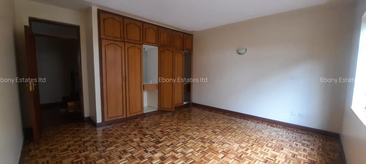 5 Bed Townhouse with En Suite in Lavington - 12
