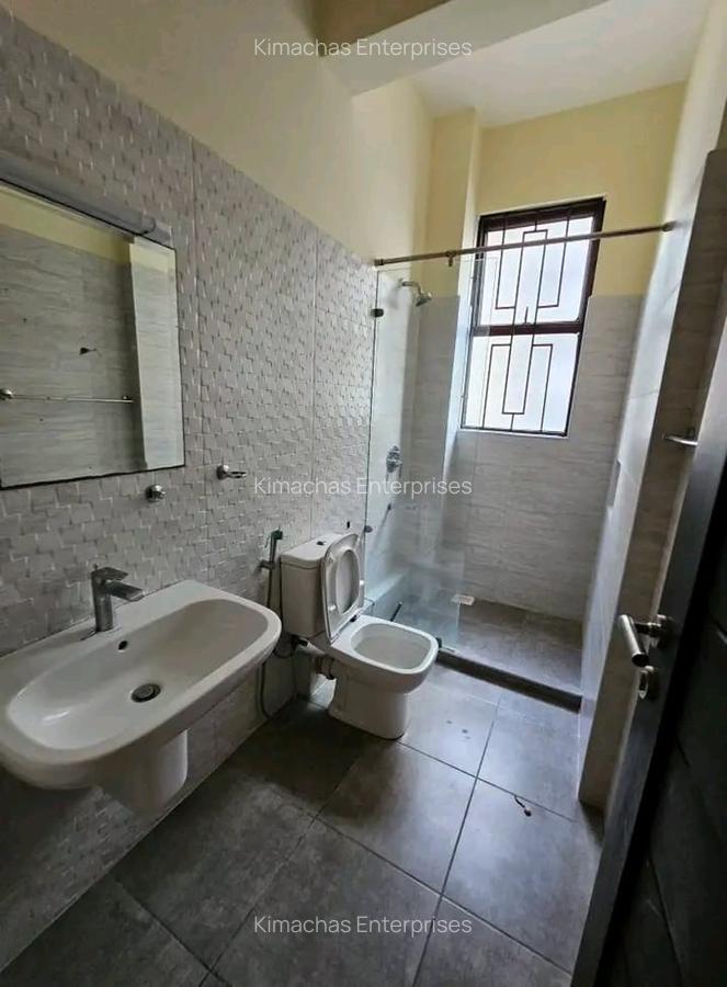 3 Bed Apartment with En Suite at Greenwood Dr - 5