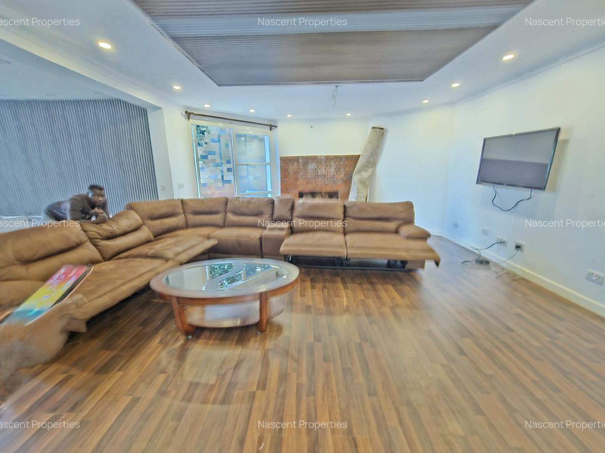 6 Bed House with En Suite in Runda - 17