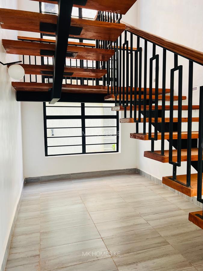 4 Bed House with En Suite at Membley - 12