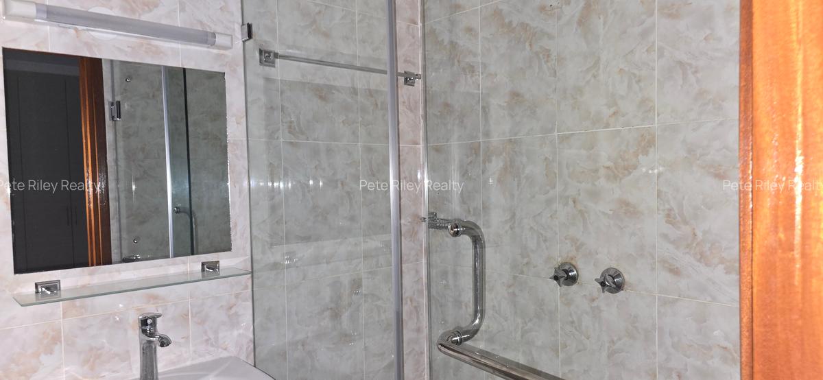 2 Bed Apartment with En Suite at School Lane - 14