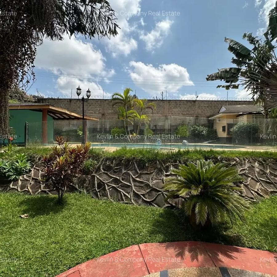 6 Bed Villa with En Suite in Nyari - 15