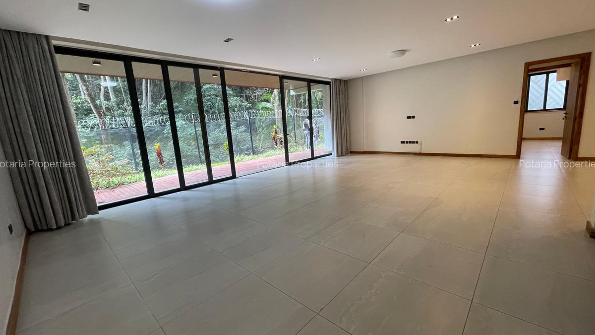 4 Bed Apartment with En Suite in Spring Valley - 3