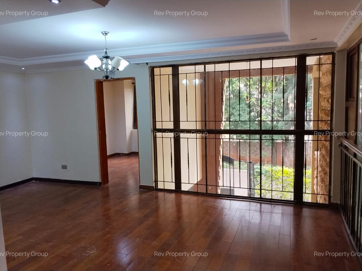 5 Bed Villa with En Suite in Lavington - 14
