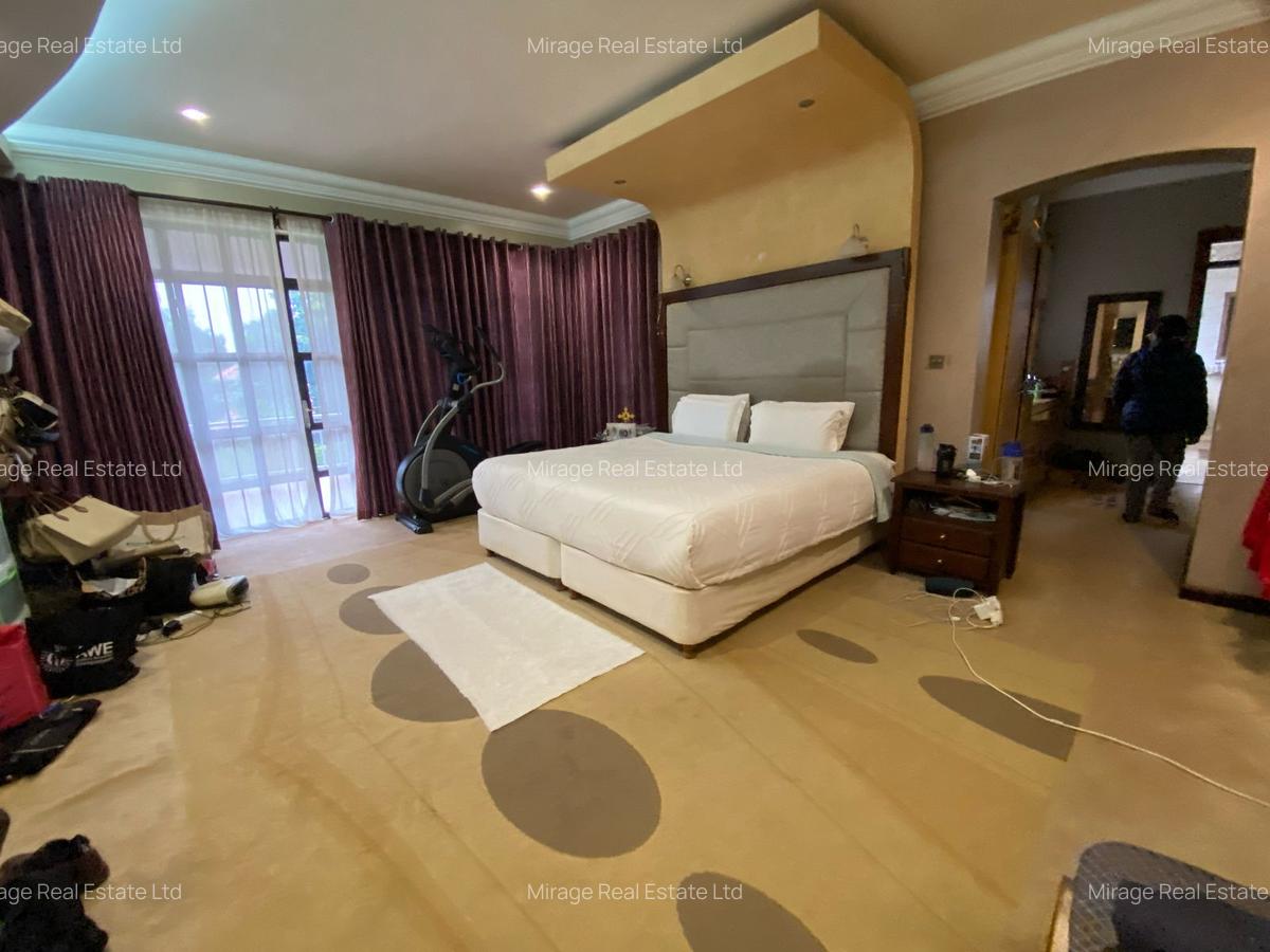 5 Bed House with En Suite in Runda - 19