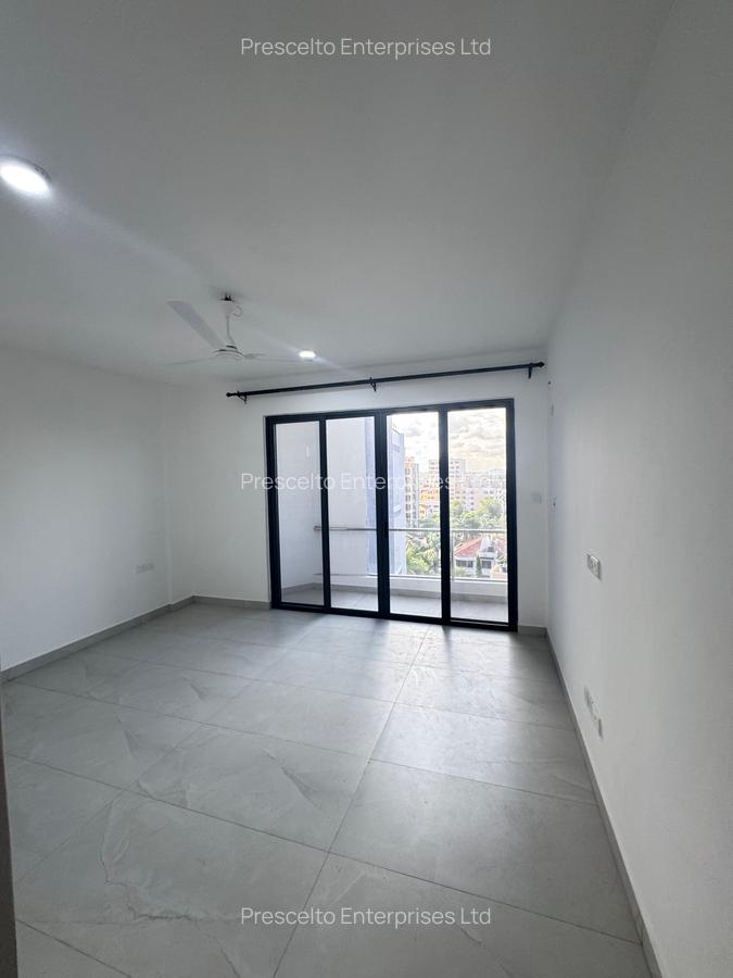 3 Bed Apartment with En Suite at Off Links Road - 15