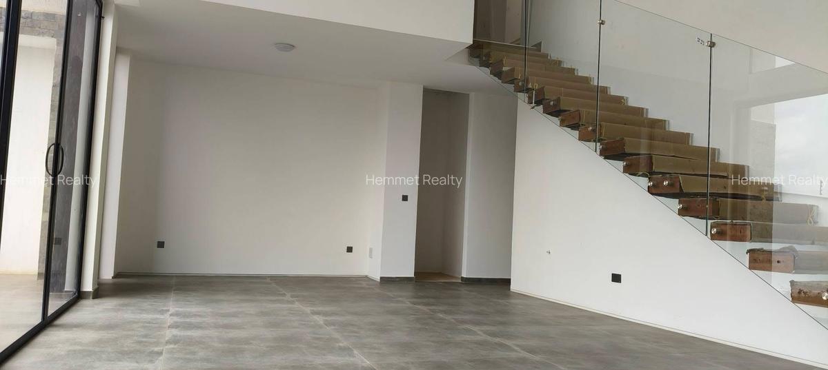 4 Bed Townhouse with En Suite in Runda - 7