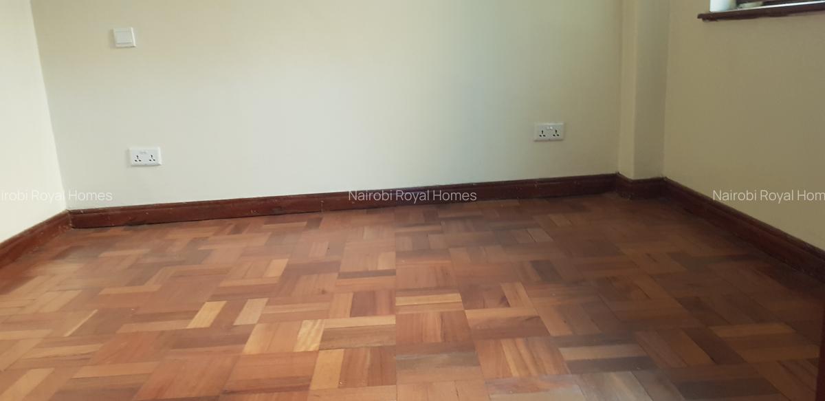 5 Bed Townhouse with En Suite at Lavington Green - 17