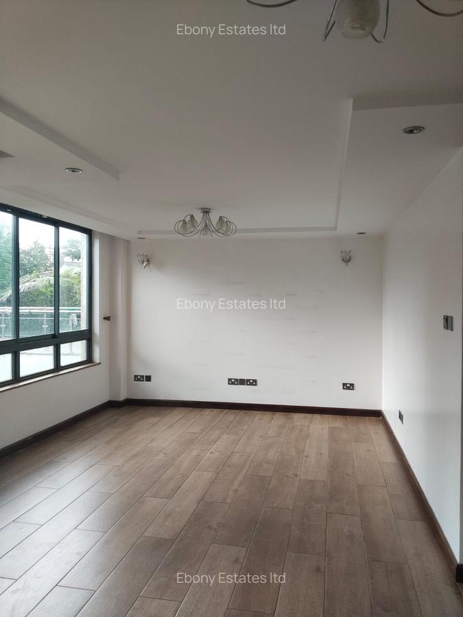 5 Bed Townhouse with En Suite in Lavington - 4